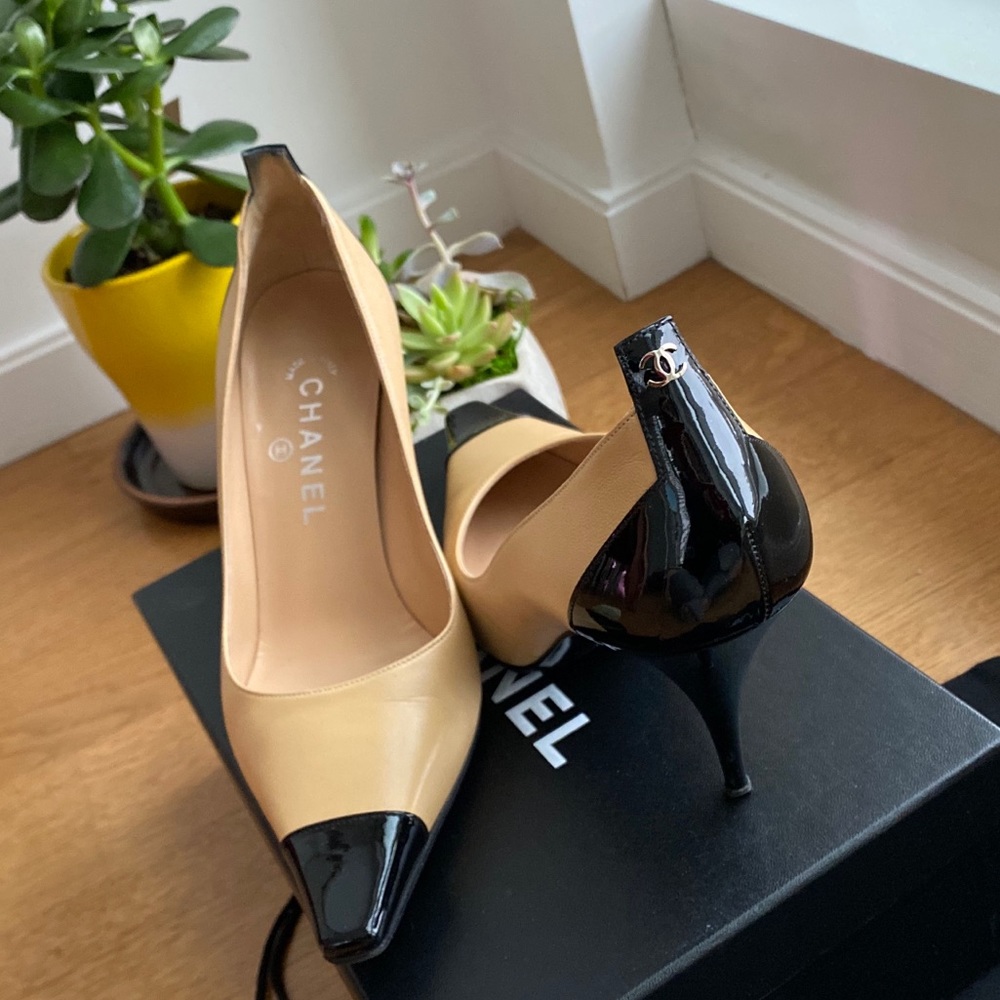 Chanel Classic Pumps Lt Beige